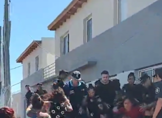 Villa Albertina: efectivos reprimieron violentamente a vecinos «agresivos» quienes buscaron ocupar viviendas del barrio «San Sebastián II»