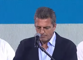 Massa reconoció la derrota y felicitó a Milei