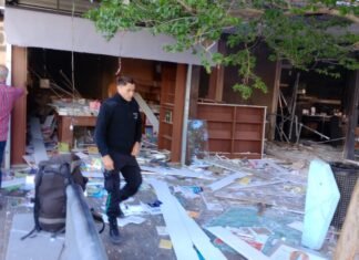 Conmoción por la explosión de un local en el centro comercial de Florencio Varela