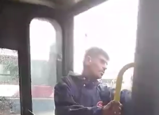 Una de «Relatos Salvajes» en González Catán: remisero rompió los vidrios a colectivo tras un accidente