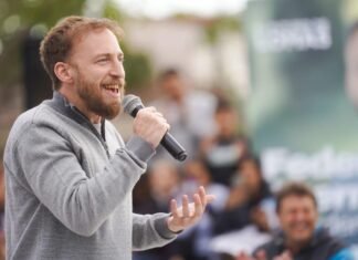 Otermín sobre el DNU de Milei: “Es fundamental expresarse en paz, en defensa de la Constitución, por el futuro de Argentina”