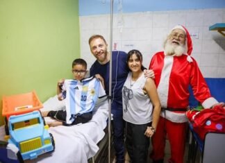 Otermín recorrió los hospitales Gandulfo y Alende en la víspera de Nochebuena