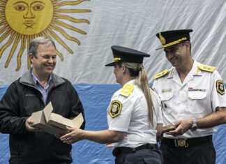 En el aniversario de la Policía Bonaerense, Cascallares entregó distinciones a efectivos destacados