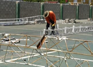 El Municipio de Echeverría avanza en la reparación del techo del Club Estrella del Sur