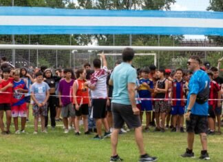 Más de 400 chicos remontaron barriletes en el predio de la UNLa