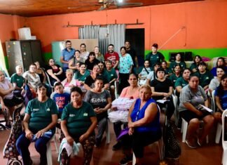 El Municipio de Echeverría entregó 2.280 guardapolvos para chicas y chicos del distrito