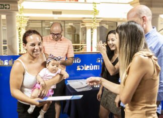 El Municipio de Brown entregó subsidios para mejoras habitacionales a familias vecinas