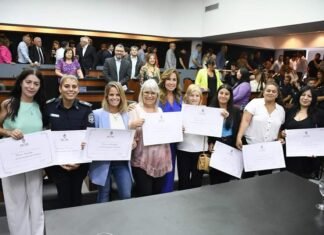 Dulce Granados juntos a Gastón Granados distinguieron a ocho «Mujeres Notables de Ezeiza»