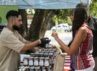 Especial Pascuas: hoy llega la feria de Productores Locales a la Plaza Cerretti de Adrogué