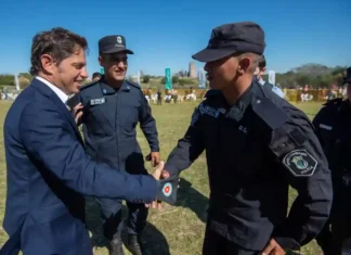 El gobernador Kicillof enviará policías a Santa Fe