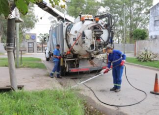 Echeverría: la comuna desplegó un operativo de limpieza de calles y avenidas para prevenir riesgos en futuras tormentas