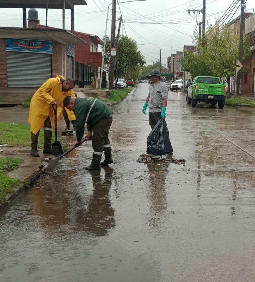 Durante las intensas lluvias que atraviesan la Región, el Municipio de ...