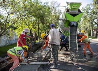 Avanzan las obras de renovación del Camino de Cintura (Ruta 4) a la altura de Claypole