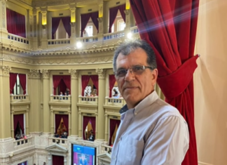 Juan Pedro Aquino, concejal libertario de Almirante Brown, no duda: «Hay bajada de línea en las universidades»