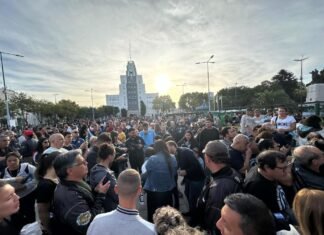 Otermín participó junto a miles de vecinos del homenaje a veteranos de Malvinas en Lomas