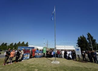 9 de Abril: Fernando Gray participó del acto de imposición de nombre de la rotonda «Héroes de Malvinas»