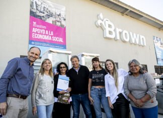 Cascallares entregó maquinarias a emprendedores y emprendedoras de Brown