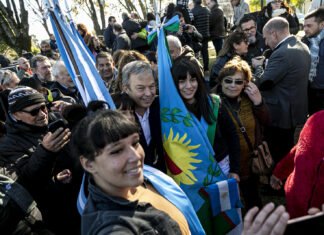 Fiesta Patria: pueblo y gobierno de Almirante Brown conmemoraron el 214 aniversario de la Revolución de Mayo