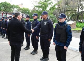 Gray puso en funciones a 51 conductoras y conductores de móviles policiales que se suman a las fuerzas de seguridad en el distrito