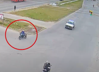 Iba con moto robada y quiso escapar de la policía por Camino de Cintura