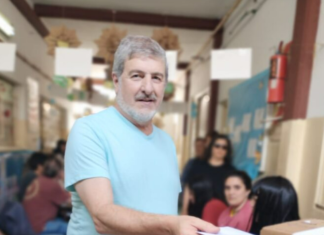 Con Kikuchi corrido del lado de Milei, el ex candidato a intendente de Echeverría, Carlos Giuliani, espera ser convocado por la dirigencia libertaria