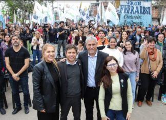 Kicillof y Ferraresi entregaron viviendas en Avellaneda