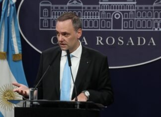 Adorni rechazó las amenazas de escrache a senadores: “No vamos a ceder ante la extorsión”