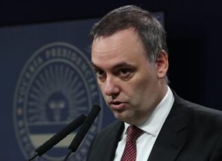 Adorni sobre la entrega de alimentos: “Muchos intermediarios se sienten dolidos porque se les terminó el usufructo personal”