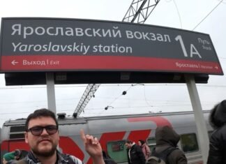 “Un topo por el mundo”: la historia del docente de la UNLa que se convirtió en un reconocido youtuber de viajes en trenes