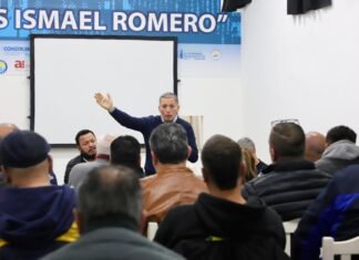 Fernando Gray participó de un encuentro con dirigentes de la UOCRA y el peronismo en San Nicolás