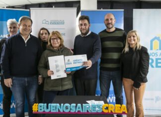 Provincia y Municipio de Brown entregaron a vecinos créditos para ampliar y refaccionar sus viviendas