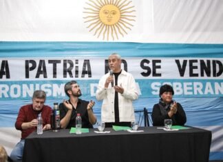 A pesar de las prohibiciones Jorge Ferraresi desafía a Julián Álvarez en su propio territorio