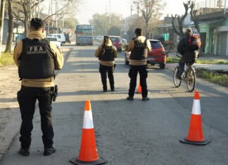 Oficiales de la FBA y la Policía Bonaerense avanzan con los operativos de seguridad en Echeverría
