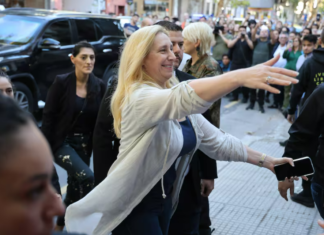 «Si la ves, afiliate»: La Libertad Avanza apuesta fuerte a su desembarco en Morón