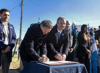 Cascallares y Katopodis anunciaron que la Provincia financiará y el Municipio concluirá el paso bajo nivel de Longchamps