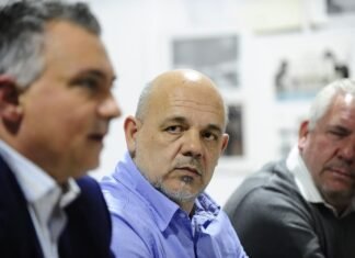 Los libertarios celebran el “sello” y Carlos Curestis advierte: “Los que vengan y se acerquen, conocerán a quienes son los originales”