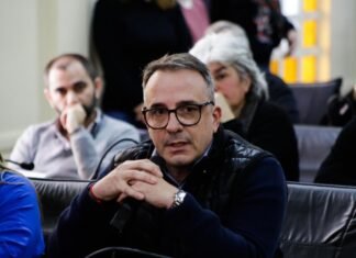 Marcelo Villa: “El intendente tiene que volver de Narnia y ponerse a gestionar”