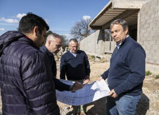 En el aniversario de Rafael Calzada, Cascallares recorrió la histórica obra del nuevo natatorio de esa localidad