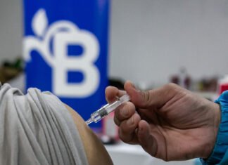 En vacaciones de invierno, el Municipio de Brown realiza jornadas de vacunación de calendario, antigripal y Covid