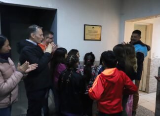 Fernando Gray visitó la Sociedad de Fomento Domingo Rodríguez