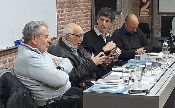 Con una charla sobre el Movimiento de Sacerdotes del Tercer Mundo y el vínculo política y religión actual, la UNLa homenajeó a Carlos Mugica1