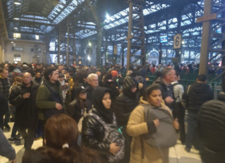 ¿Paro encubierto? Otra jornada de demoras y cancelaciones del Tren Roca generó la bronca de pasajeros en Constitución