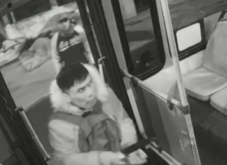 Madrugada violenta en Lanús: armado con un cuchillo de carnicería, abordó un colectivo con pasajeros y quiso asaltar al chofer