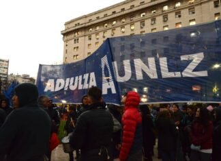 Plan de lucha de docentes y no docentes universitarios: “No nos queda otra que llamar la atención no empezando el cuatrimestre”