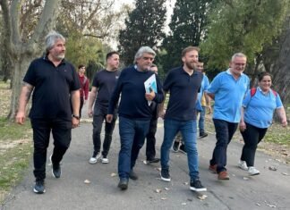 El ministro bonaerense de Trabajo Walter Correa junto a Otermín y la CGT lomense