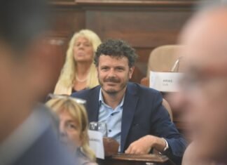 Concejal platense Juan Granillo Fernández pidió repudiar la represión que sufrió una niña de 10 años en el Congreso