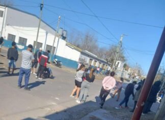 Grave denuncia contra directivo y profesor de la Escuela 43 del barrio La Cava de Fiorito