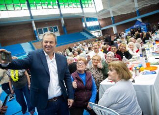 Cascallares acompañó a 2 mil adultos mayores brownianos en la conmemoración del «Dia del Jubilado»