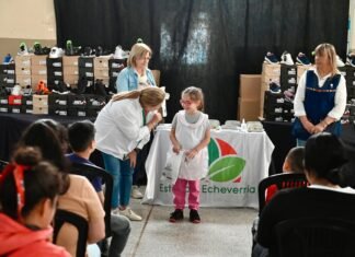 Programa EcheVERría: el Municipio entregó lentes a estudiantes de escuelas de Monte Grande y El Jagüel