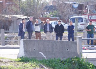 Fernando Gray recorrió la obra de Saneamiento y limpieza del Arroyo Santa Catalina